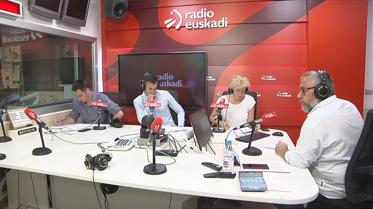 Iker Casanova (EH Bildu), Ekain Rico (PSE-EE) eta Isa González (Elkarrekin Podemos-IU).