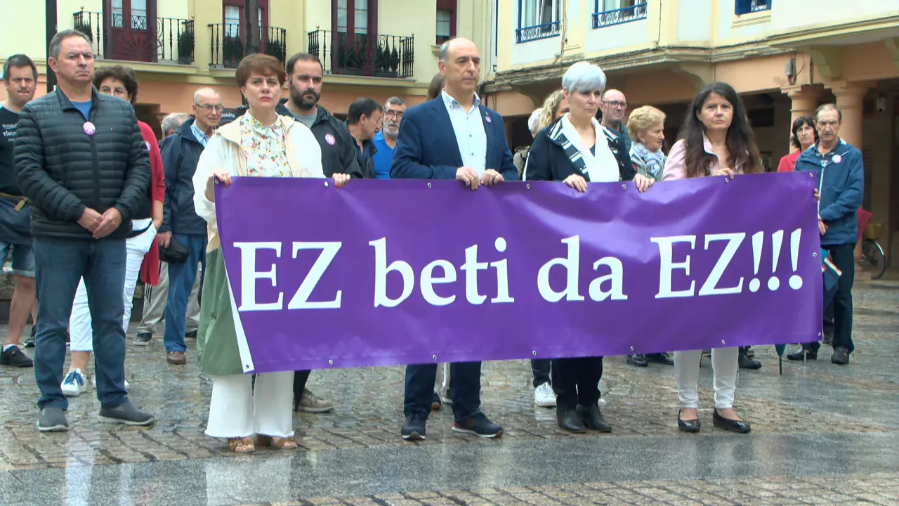 Concentración contra la agresión sexual en Zarautz.