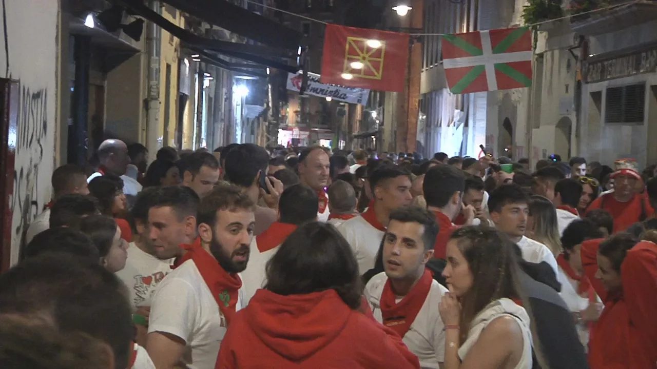 Pamplona, anoche. Imagen obtenida de un vídeo de EITB Media.