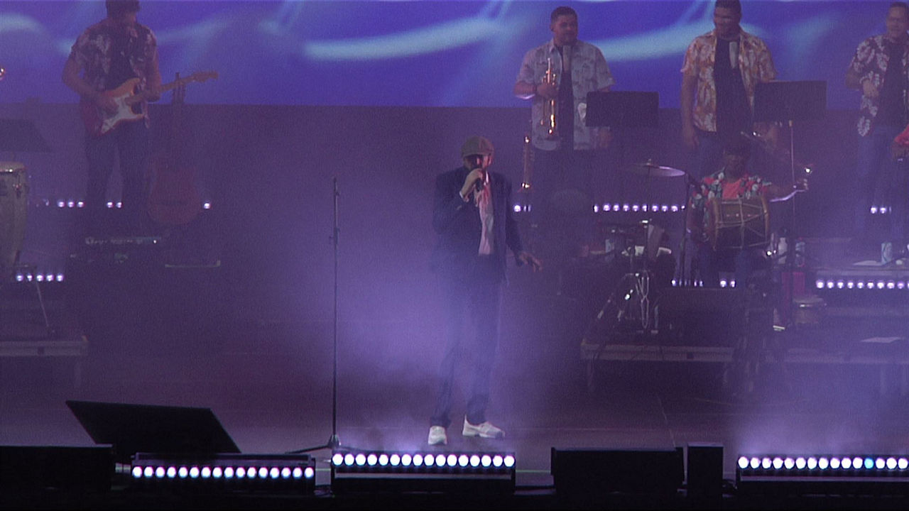 Juan Luis Guerra y 4.40 talde, BEC!en