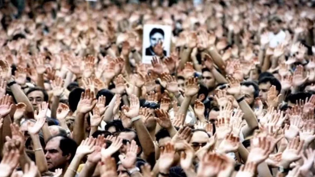 Una manifestación por Miguel Ángel Blanco en 1997