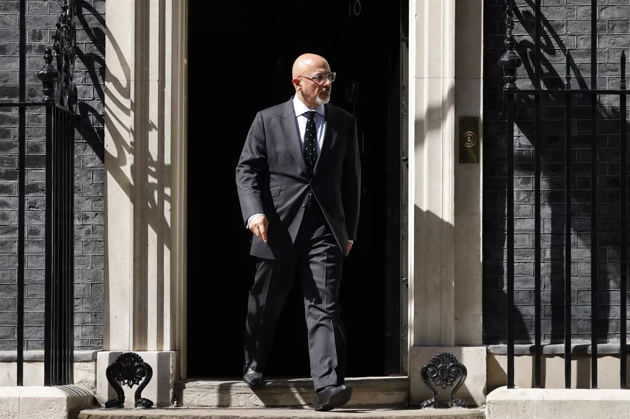 El ministro de Economía británico Zahawi, a su salida de una reunión en Downing Street. Foto: EFE
