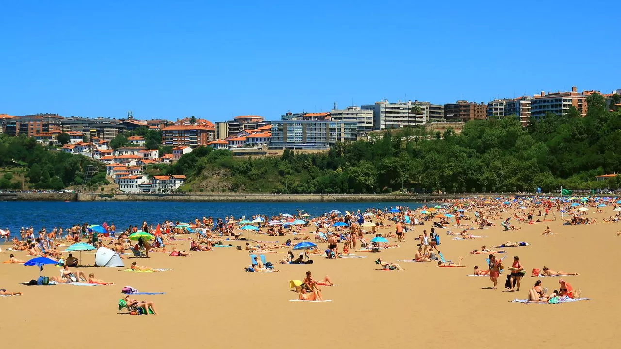 Playa de Ereaga, este sábado. Foto: Marcos Ferrer