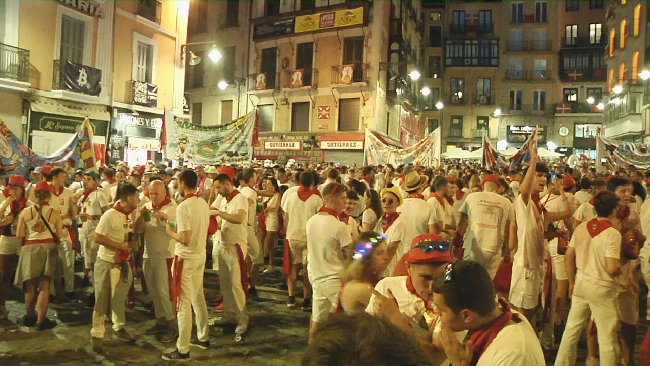 Protesta de las peñas. Imagen obtenida de un vídeo de EITB Media.