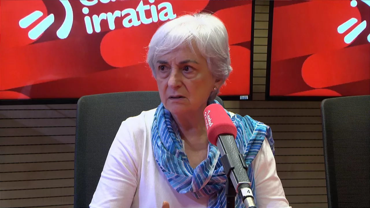 Mari Karmen Garmendia, gaur, Euskadi Irratiko estudioetan