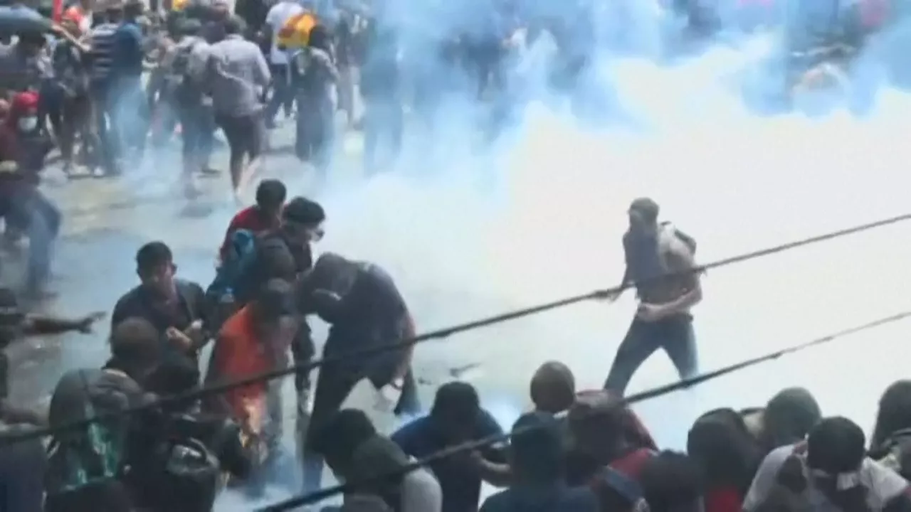 Protestak Kolonbon. Agentzietako bideo batetik ateratako irudia.
