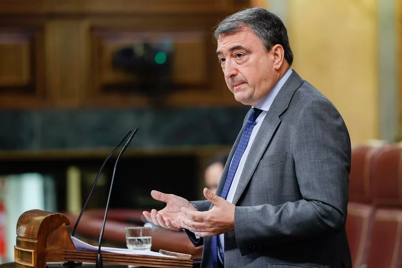 Aitor Esteban, Kongresuan