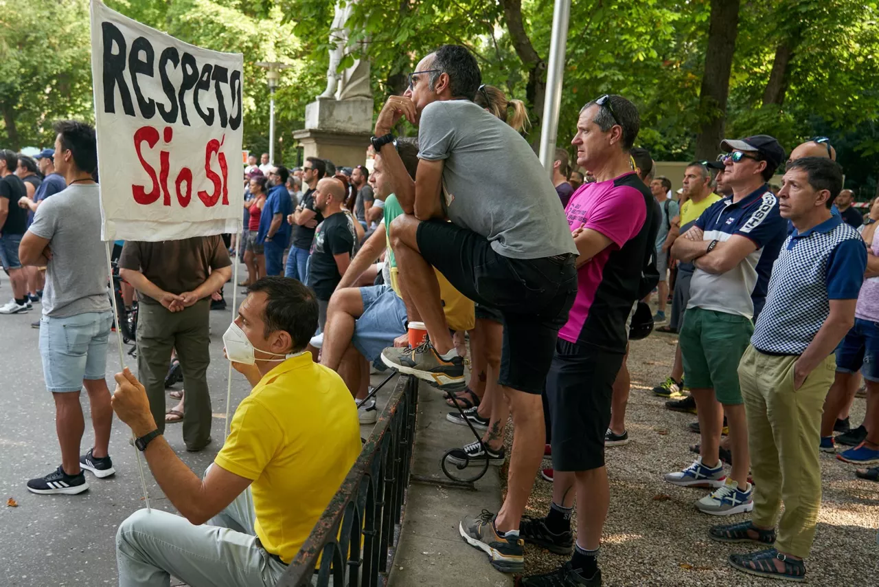 Trabajadores de Mercedes-Benz, en huelga. Foto: EFE