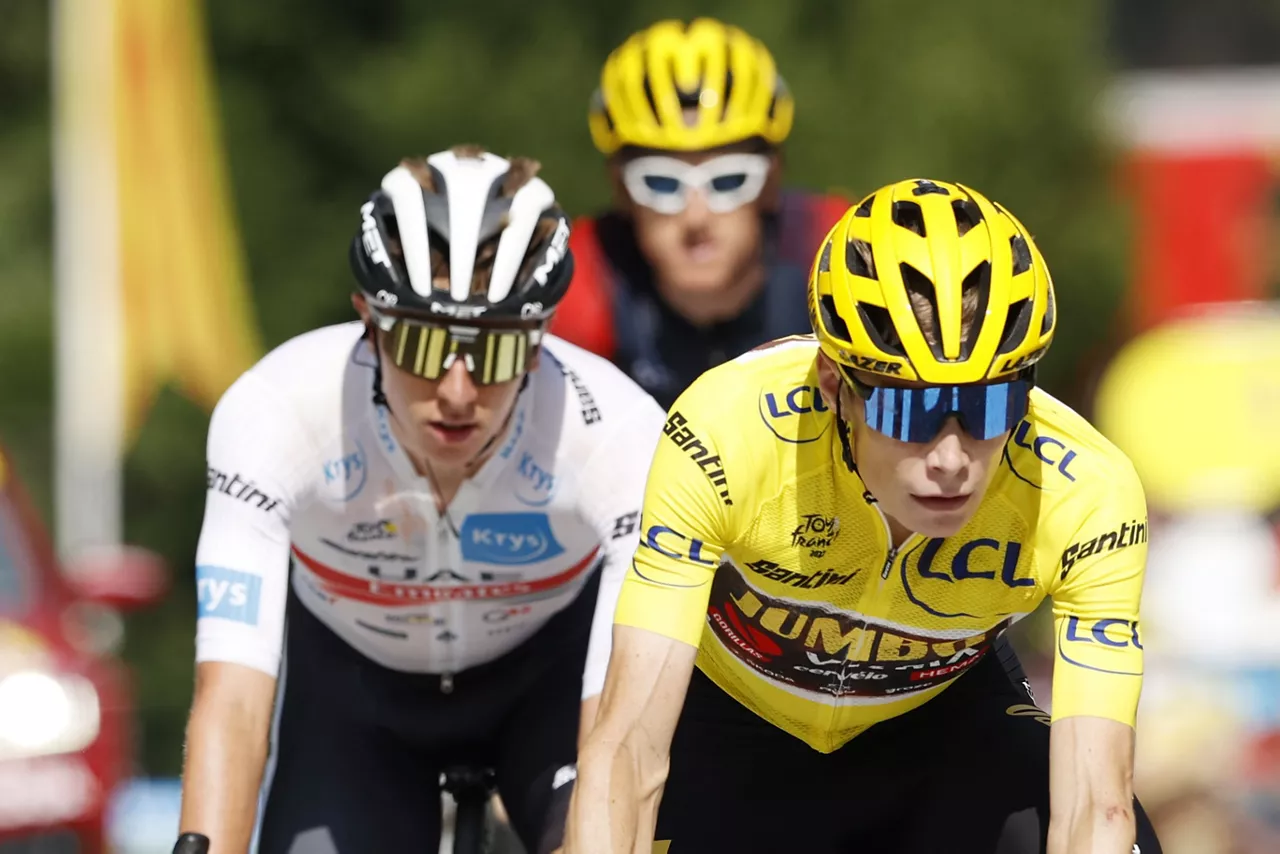 TOUR-FRANCIA-2022-VINGEGAARD-POGACAR-01