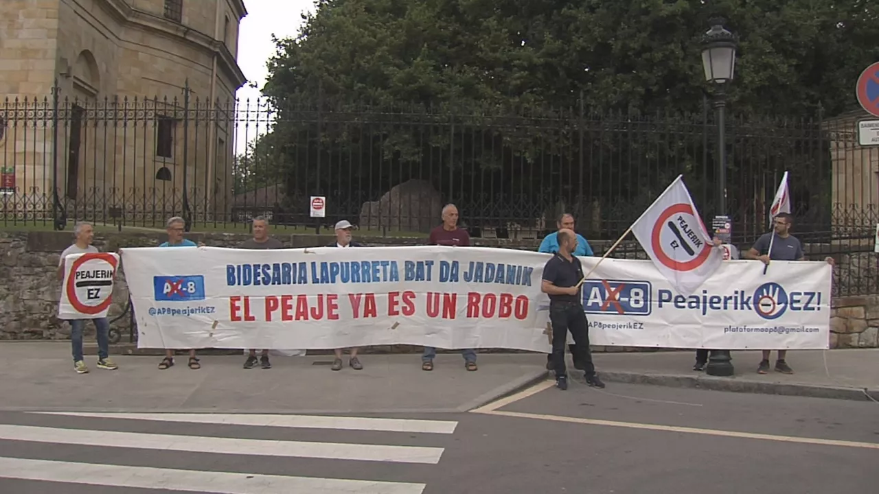 Protesta en Gernika. Imagen obtenida de un vídeo de EITB Media.
