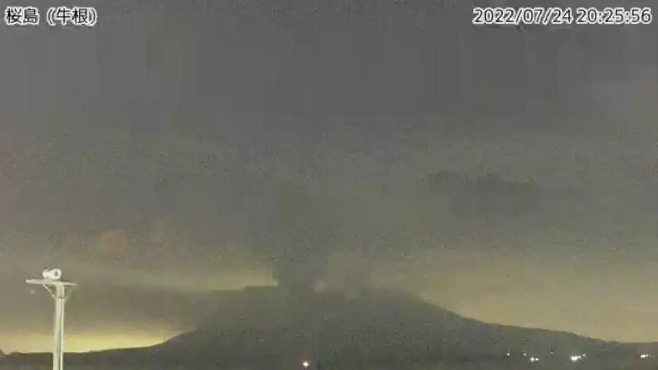 Imagen del volcán Sakurajima en erupción. Foto: EFE.