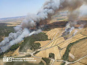 Vista aérea de los focos del incendio en Carcastillo