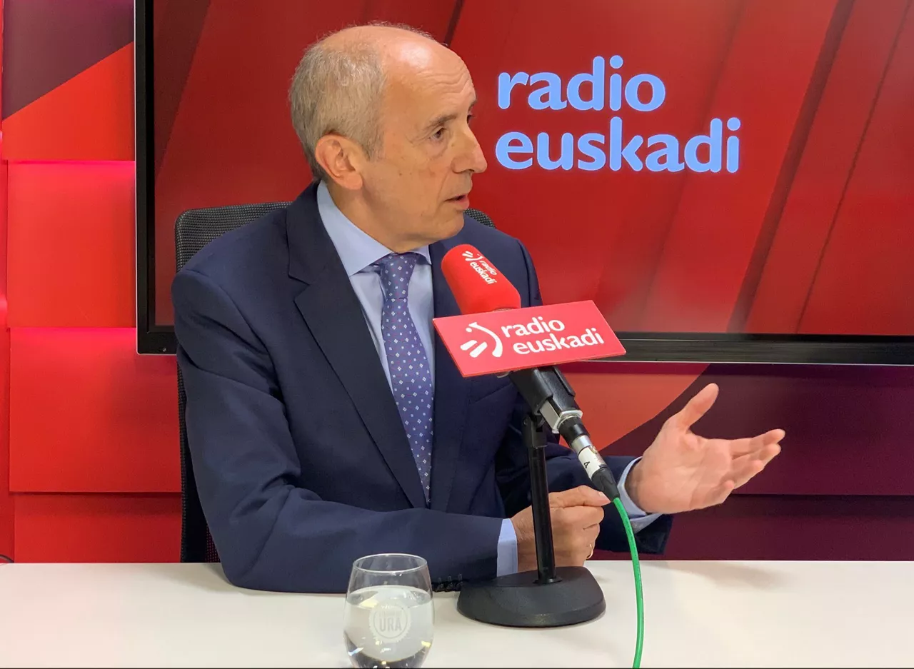 Josu Erkoreka, Radio Euskadin elkarrizketatua.