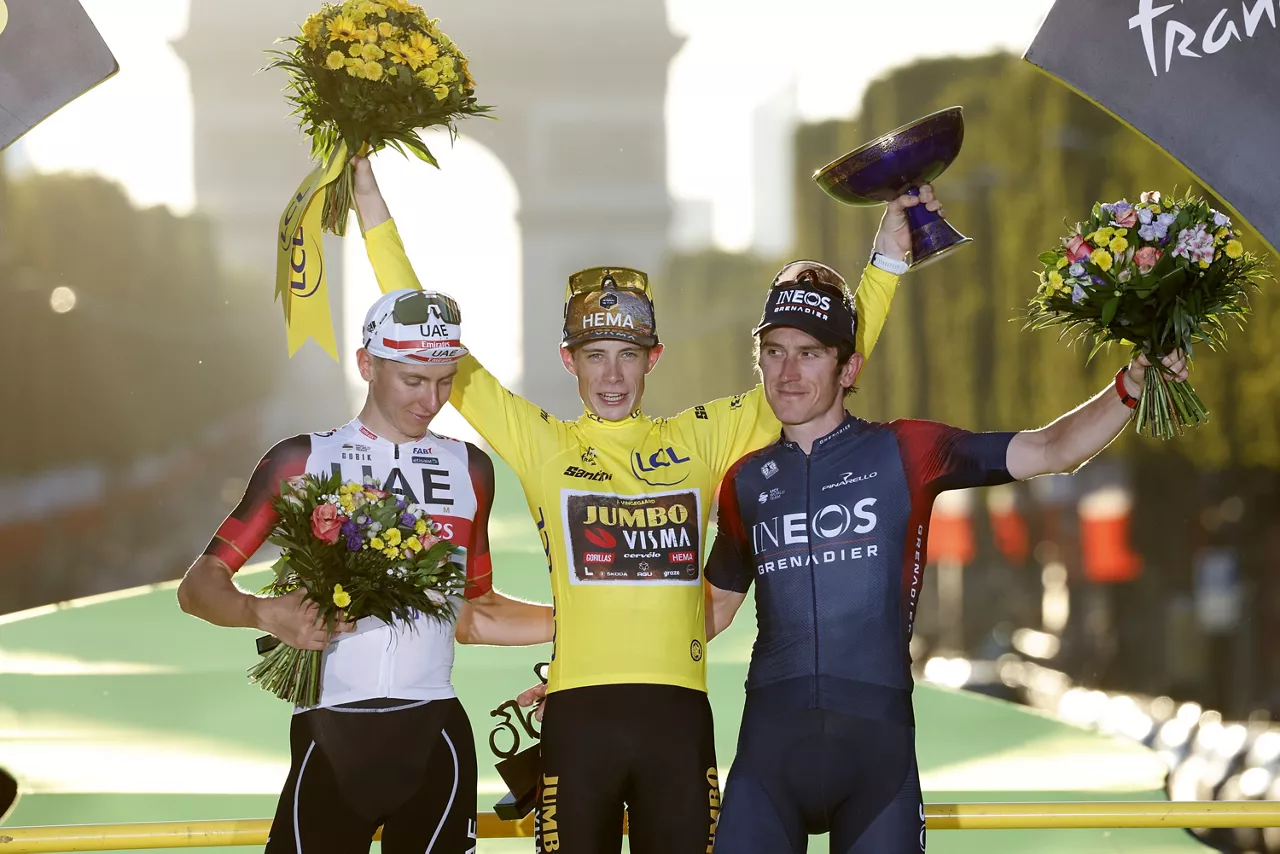 Pogacar, Vingegaard eta Thomas