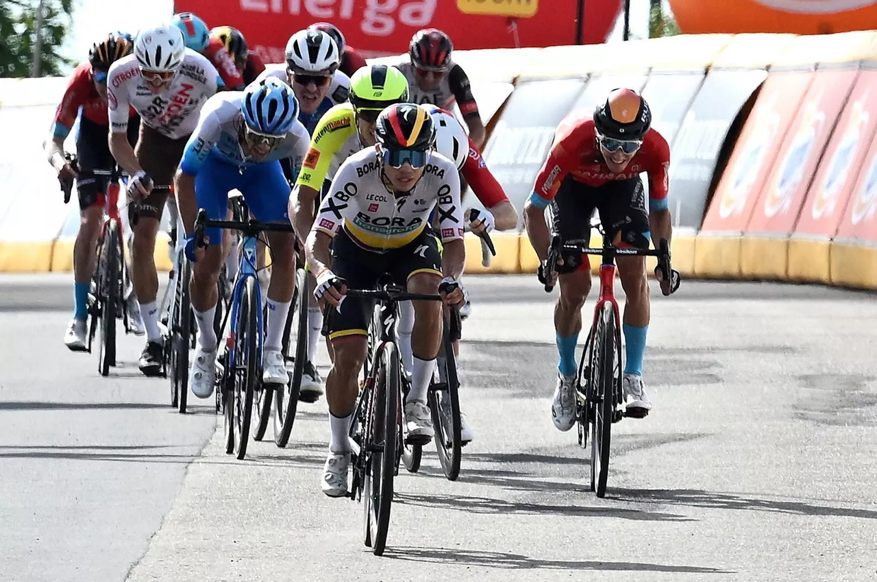 Higuita se ha hecho con la victoria en los últimos metros.