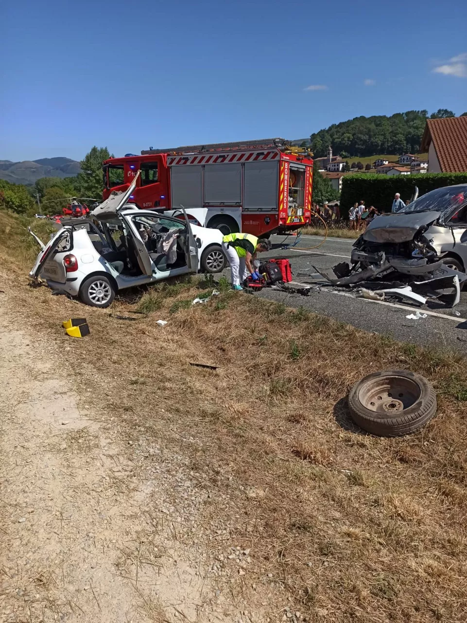 Accidente en la variante de Arraioz (Navarra). Foto: Bomberos de Navarra