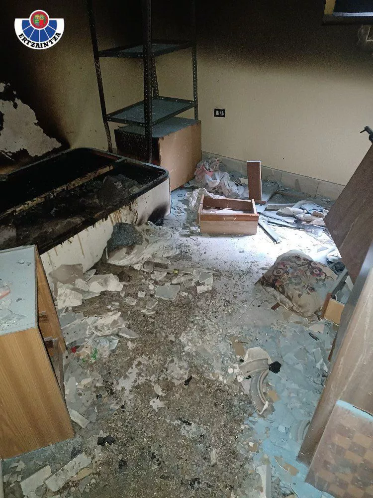 Imagen de la vivienda incendiada. Foto: Ertzaintza