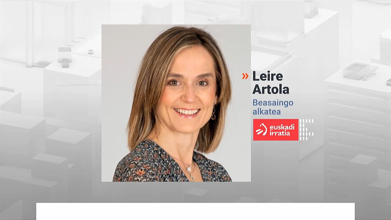 Leire Artola Beasaingo alkatea Euskadi Irratian elkarrizketatua. Argazkia: EITB Media.