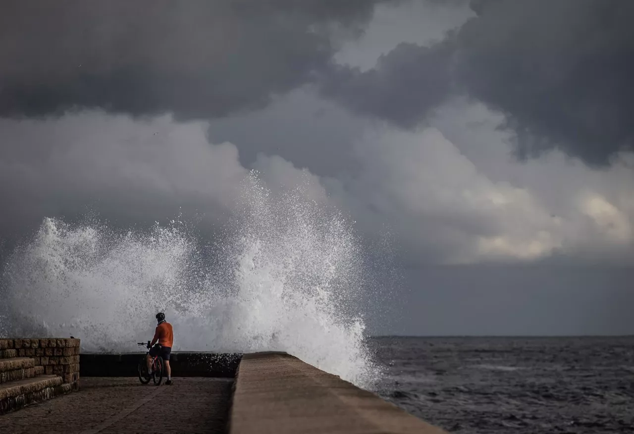 Olas en el Paseo Nuevo