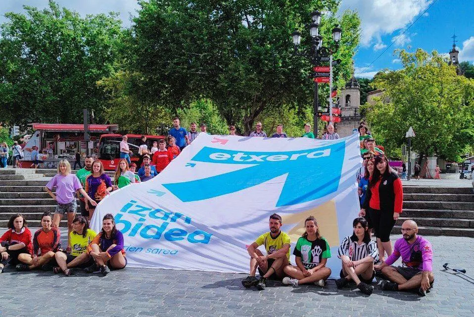 La manifestación está convocada por las comparsas y Sare. Foto: Sare Herritarra