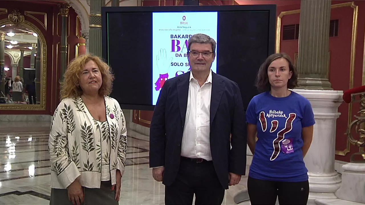 Alonso, Aburto eta Askazibar (ezkerretik eskumara), gaurko prentsaurrekoan.