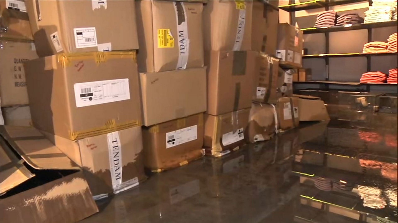Comercio inundado