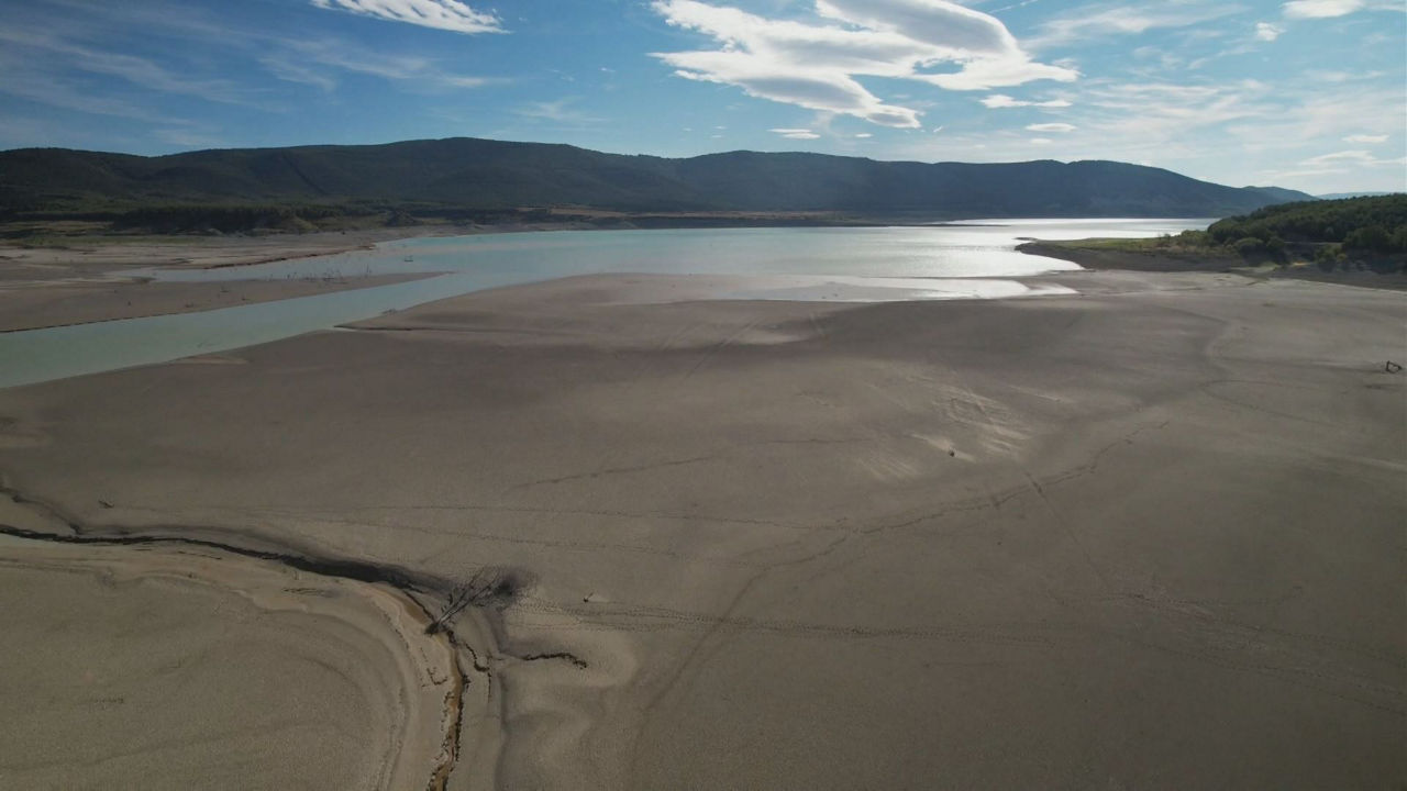 Pantano de Yesa. Imagen obtenida de un vídeo de EFE.