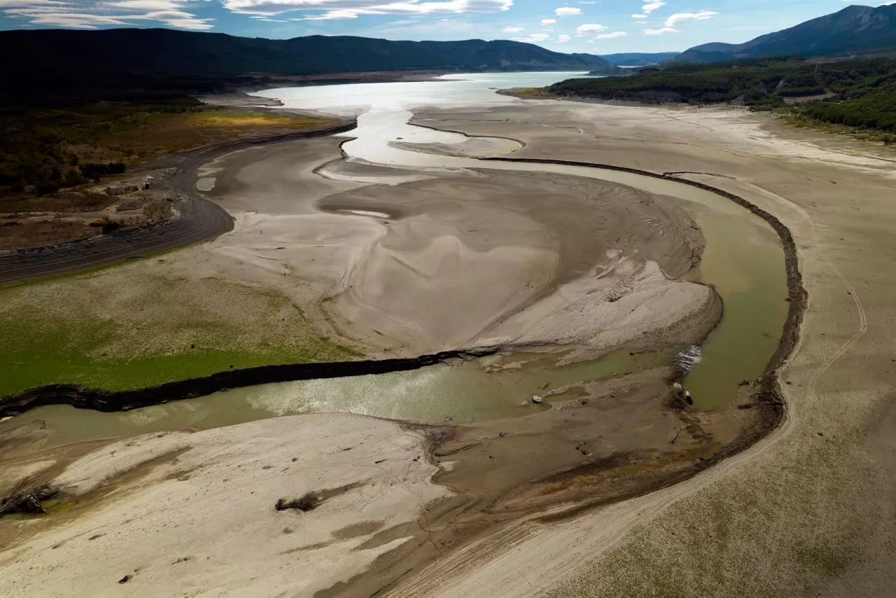 Imagen aérea del embalse de Yesa. Foto: EFE