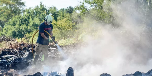 Incendio en Basuri (EFE)
