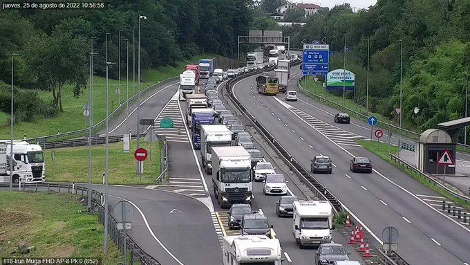 Trafikoaren egoera AP-8an Irunen, Baionako noranzkoan.