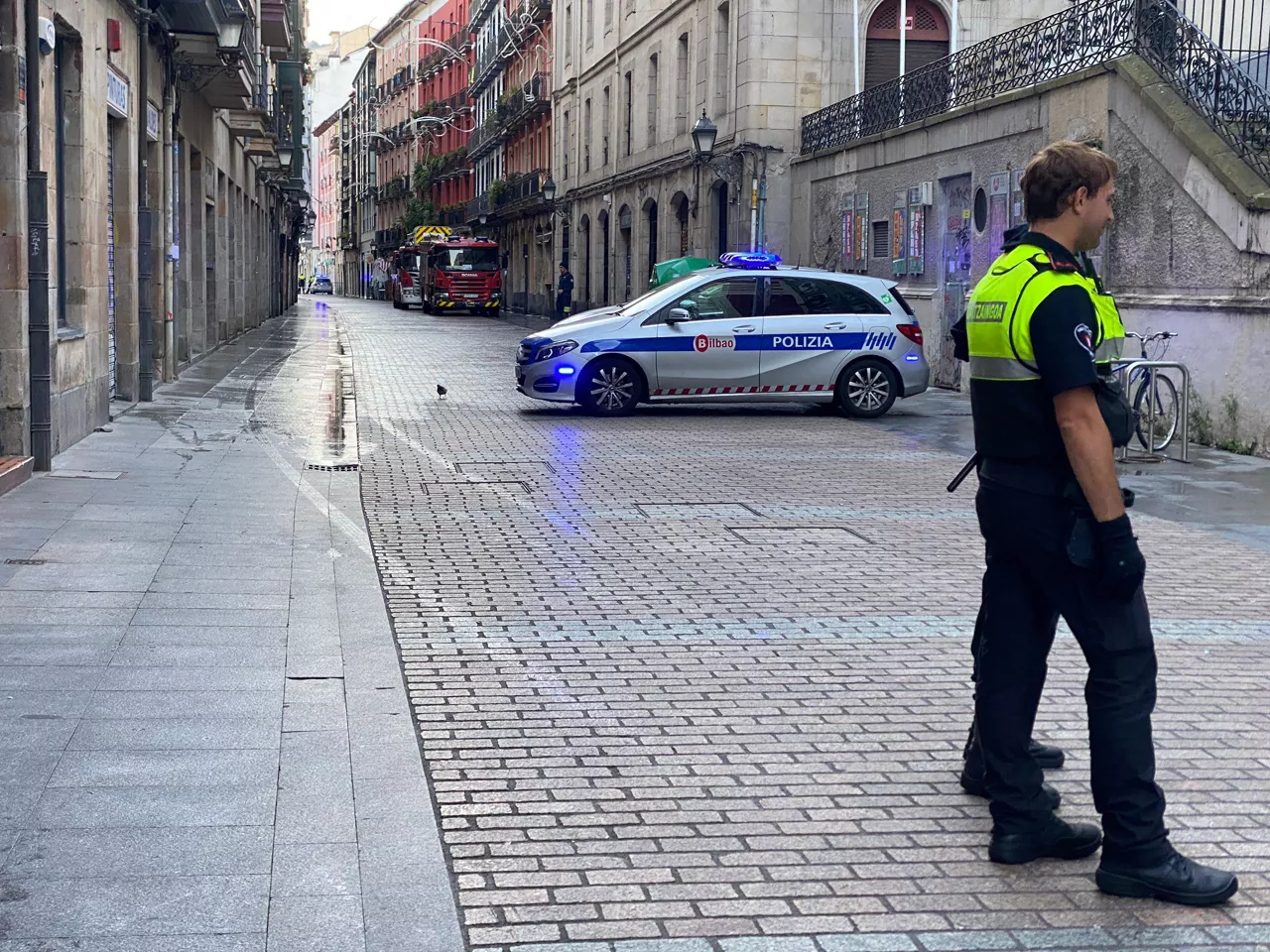 Imagen de la calle Esperanza, cortada, esta mañana. Foto: EITB MEDIA