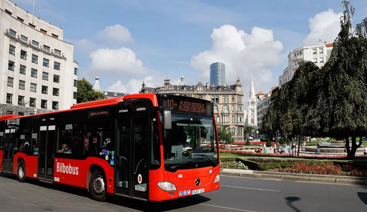 Autobus bat Bilbon. Argazkia: EFE