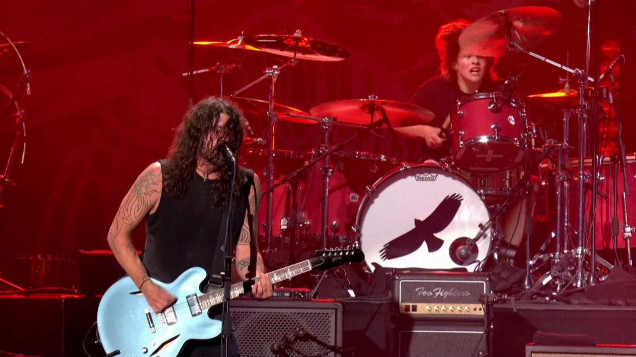 Dave Grohl eta Shane Hawkins, Londresko kontzertuan. Argazkia: EITB Media