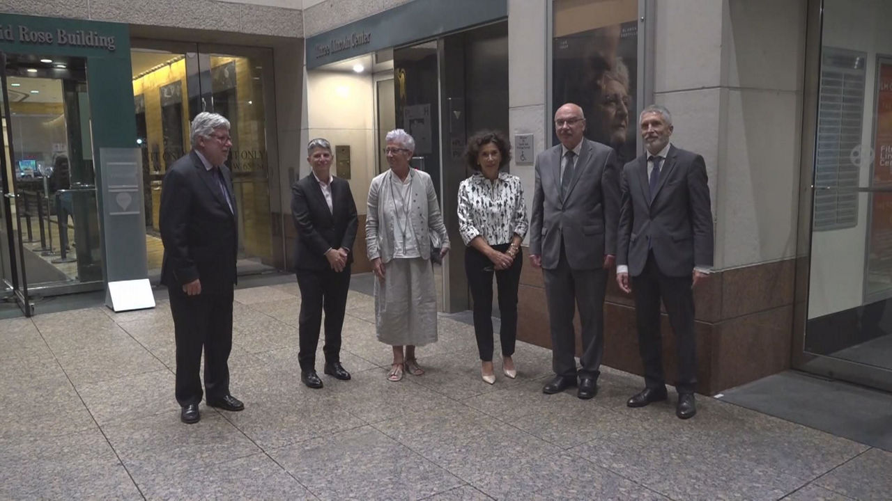 Maixabel Lasa en Nueva York. Imagen obtenida de un vídeo de EITB Media.