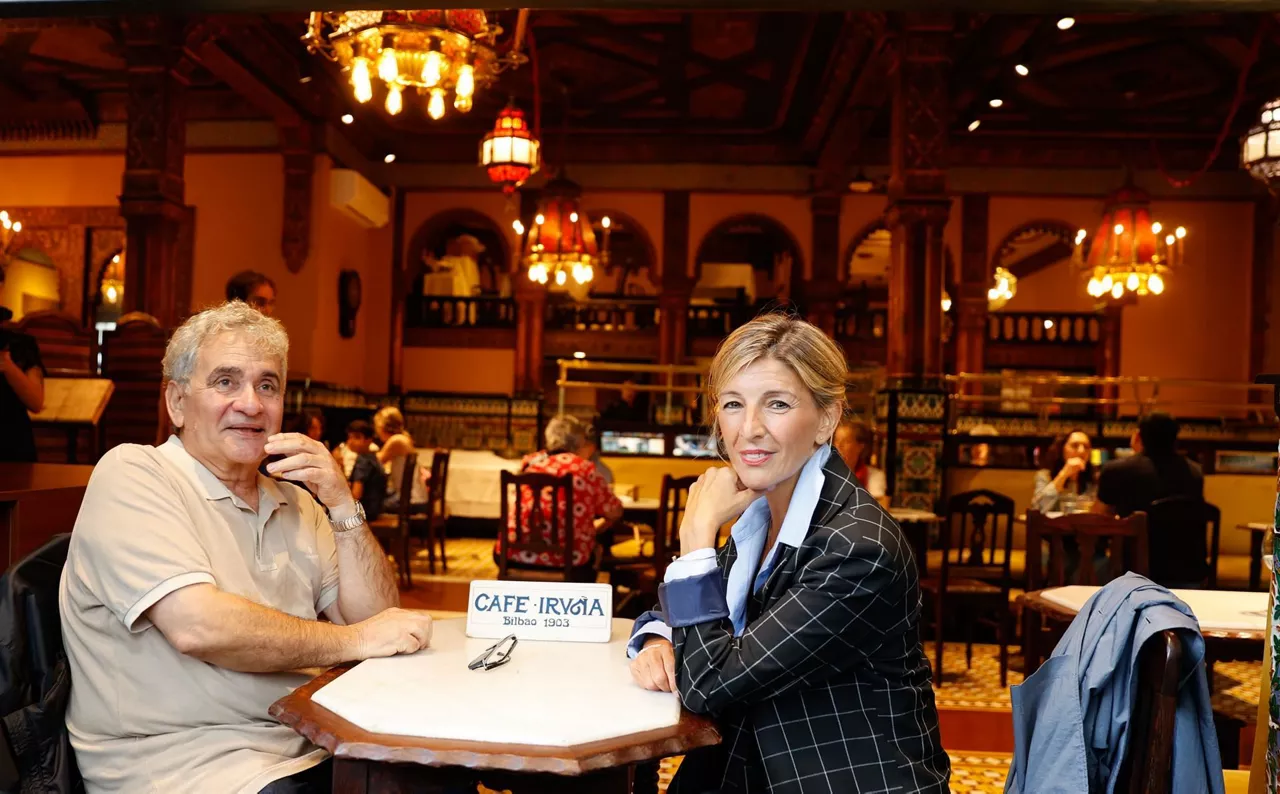 Bernardo Atxaga y Yolanda Díaz, en Bilbao