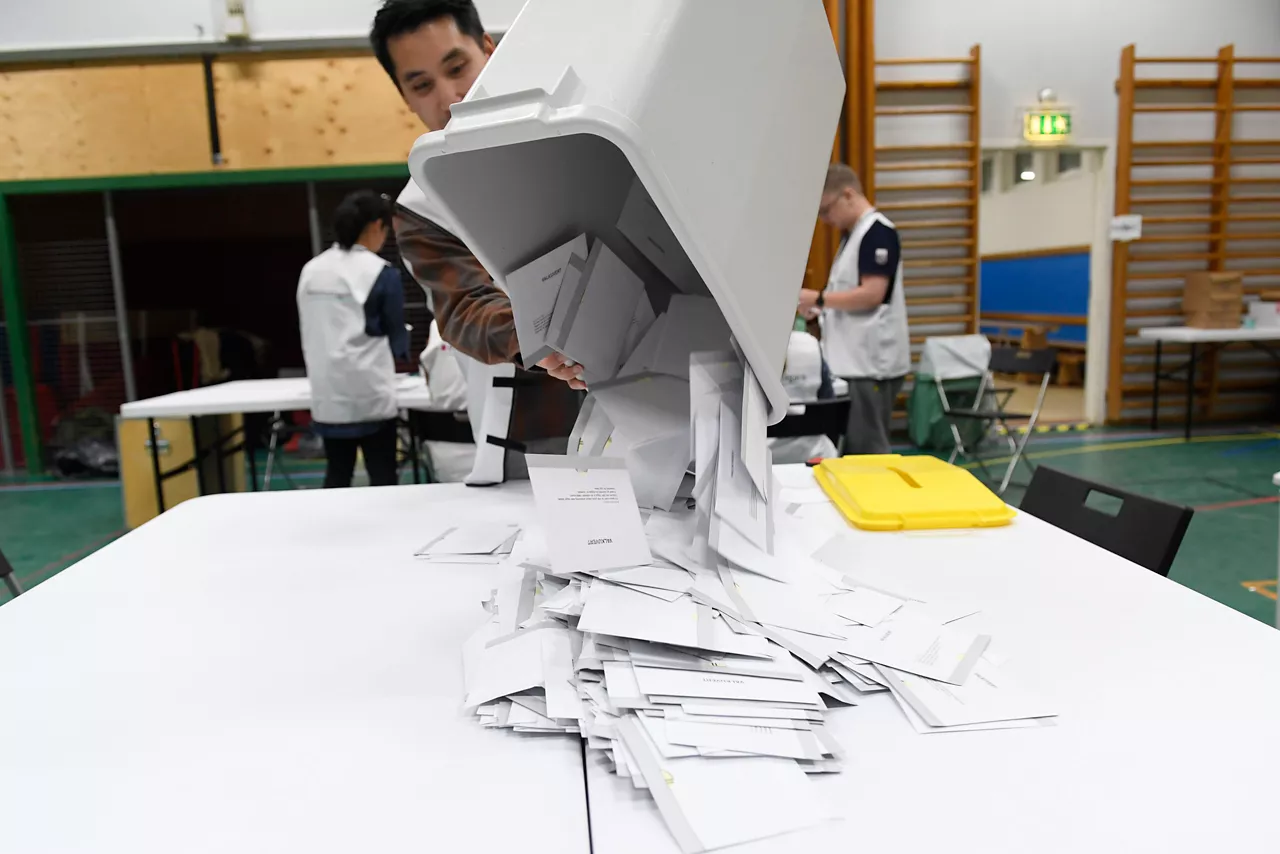 Recuento de votos tras las elecciones en Suecia. Foto: EFE