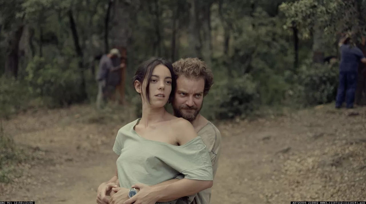 Vicky Luengo y Pol López, protagonistas de "Suro"