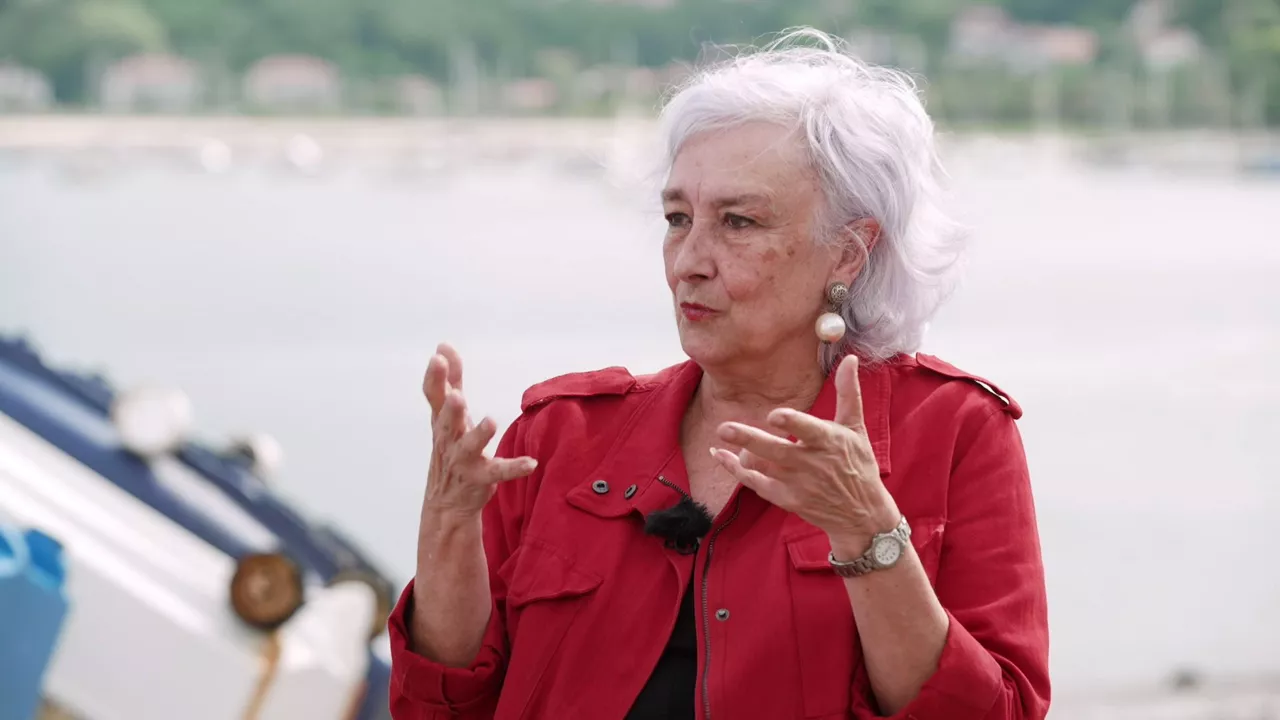 La escritora Arantxa Urretabizkaia