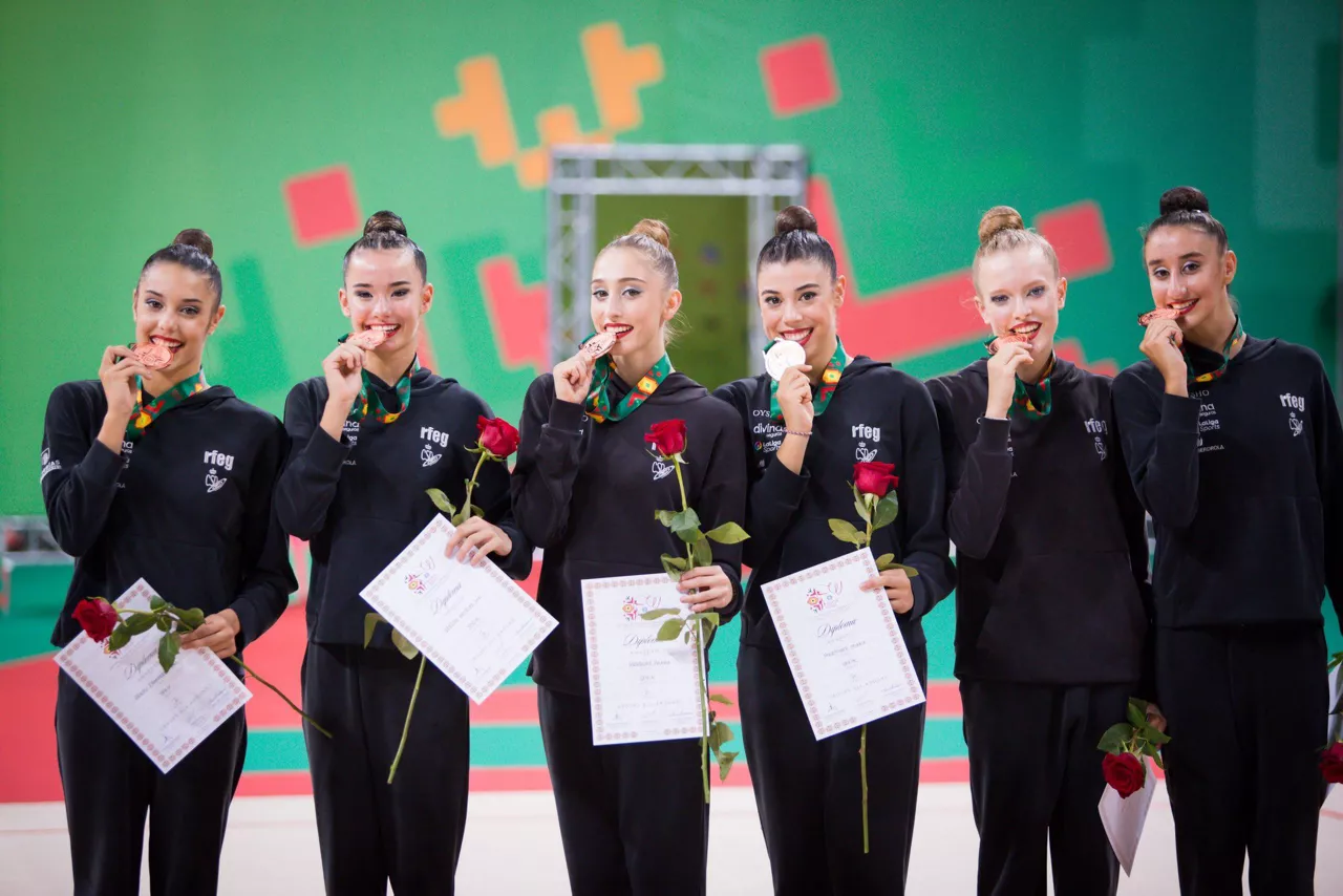 Salma Solaun eta Espainiako selekzioko taldekideak