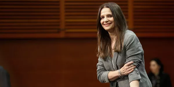 Juliette Binoche ofrece una conferencia de prensa antes de que esta noche reciba el Premio Donostia. Foto: EFE