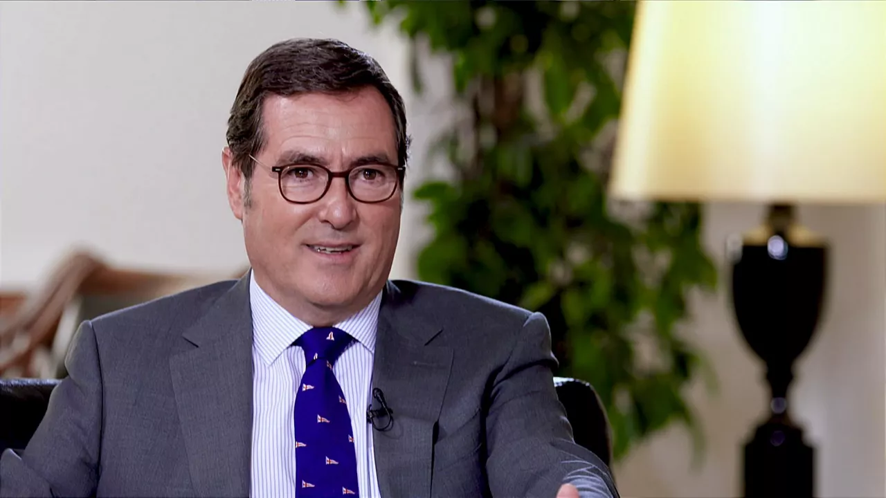 Antonio Garamendi, presidente de la CEOE, en el programa '12 minutos'. Foto: EITB Media
