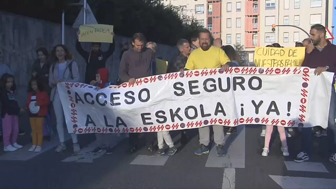 Gaur goizeko protesta. EITB Mediaren bideo batetik ateratako irudia.