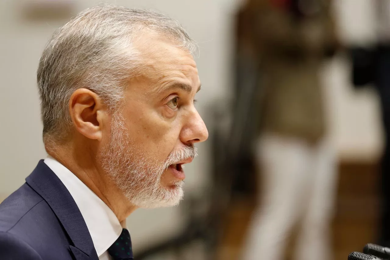 El lehendakari, durante su intervención. EFE
