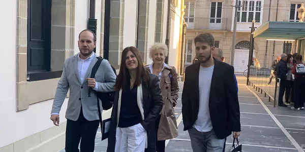 Elkarrekin Podemos-IU Legebiltzarrera iristen. EITB Media
