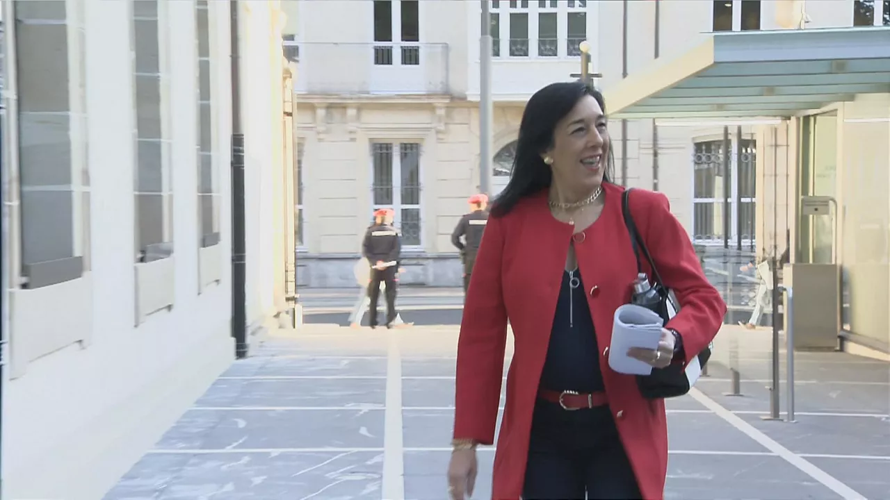 Amaia Martínez, Vox, llegando al Parlamento Vasco. EITB Media