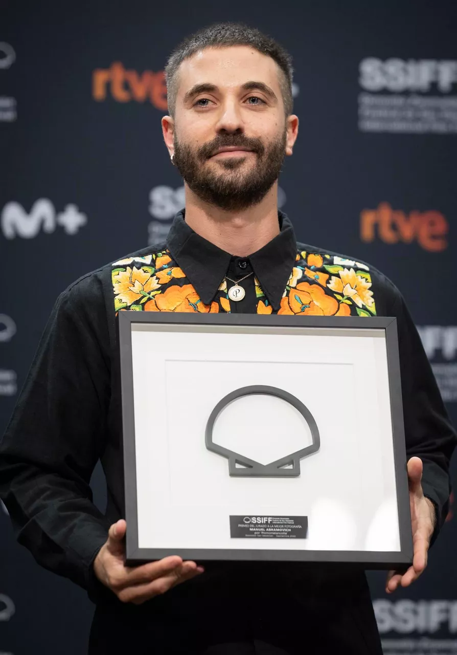 Manuel Abramovich, premio a la Mejor Fotografía por su película "Pornomelancolía". EFE