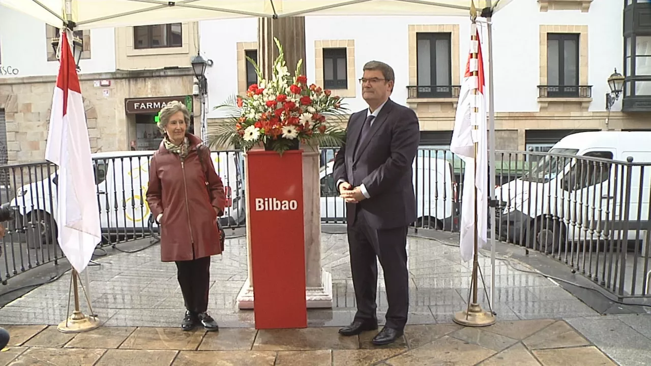 Ofrenda floral. Imagen obtenida de un vídeo de EITB Media.