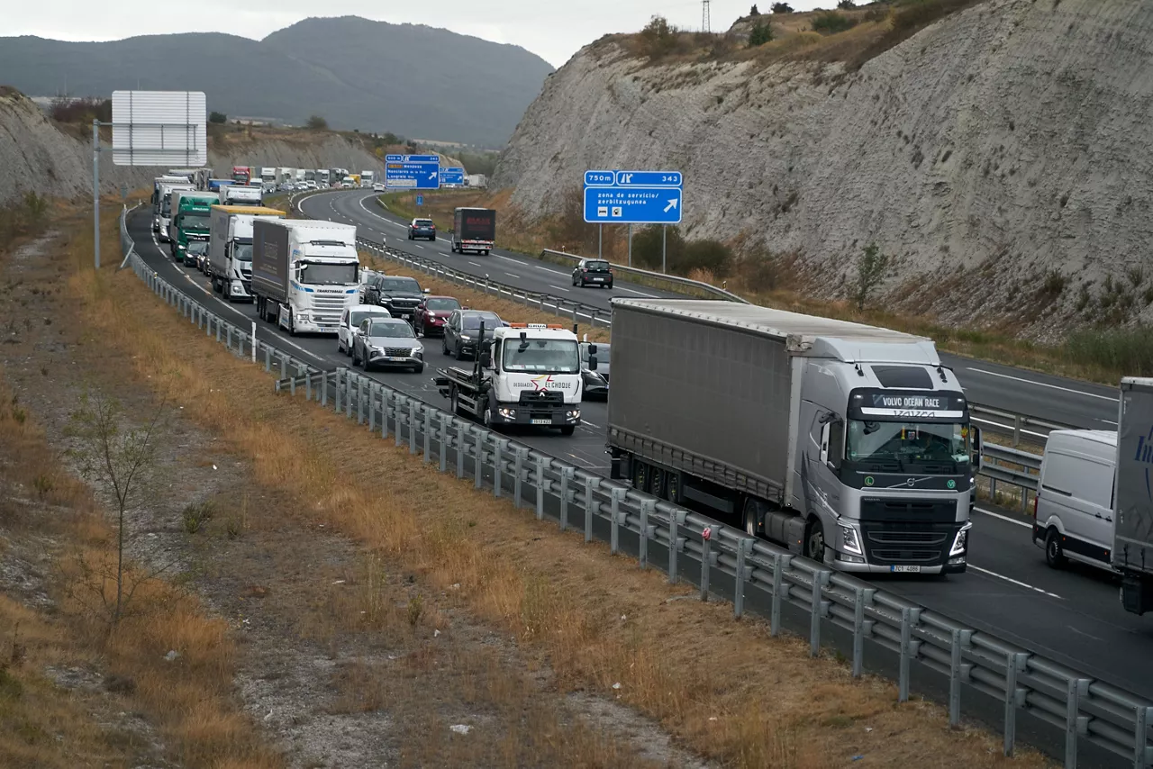 Carretera A-1. Foto: Efe