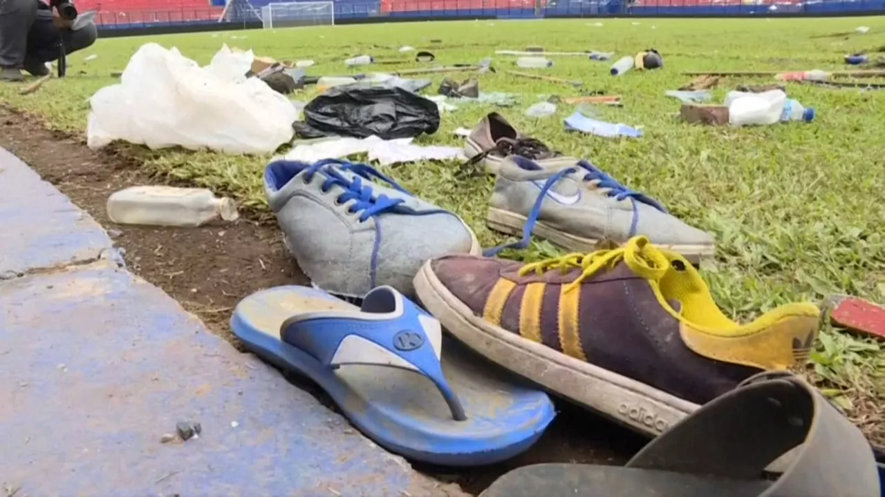 Tragedia Malaingeko estadioan. Agentzietako bideo batetik ateratako irudia.