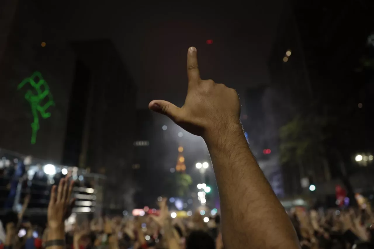 Simpatizantes del expresidente Luiz Inácio Lula da Silva en la Avenida Paulista de Sao Paulo. EFE